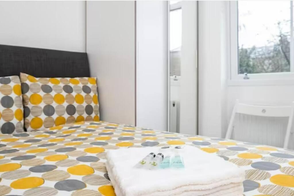 Boutique Modern Hotel Room For Two Near Tube And Bus Stations London Exterior foto