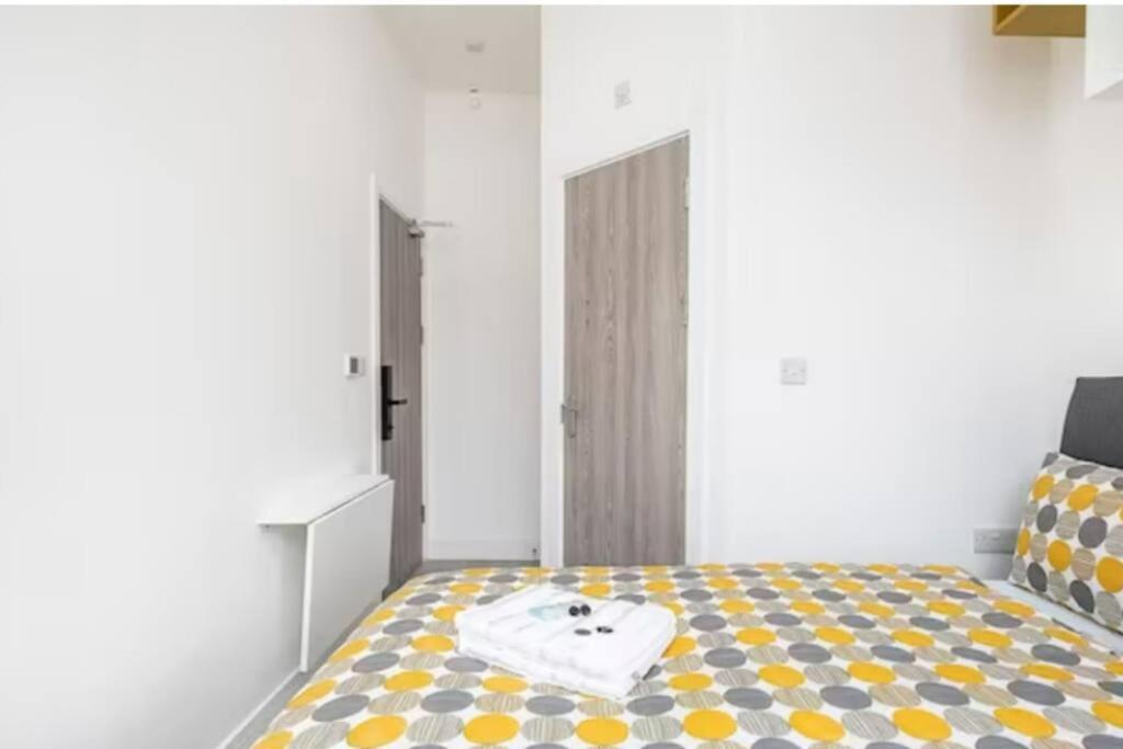 Boutique Modern Hotel Room For Two Near Tube And Bus Stations London Exterior foto
