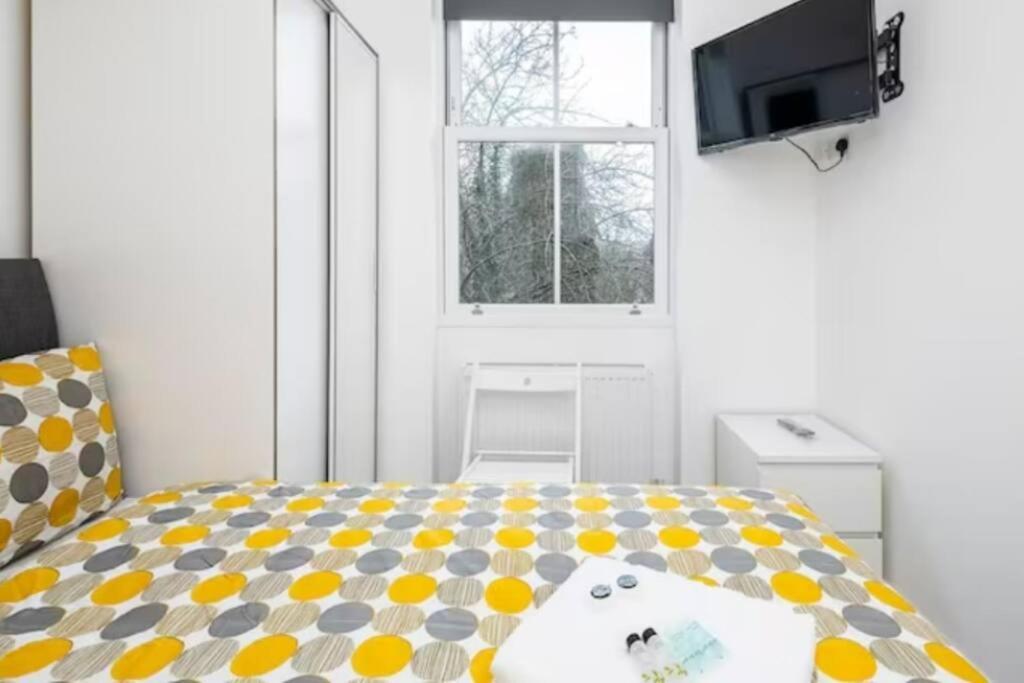 Boutique Modern Hotel Room For Two Near Tube And Bus Stations London Exterior foto
